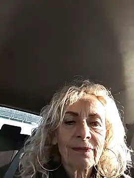 Snapshot of clarabell4 chatting on April 27, 2026, 6:44 am clarabell4 online show from April 27, 2026, 6:44 am