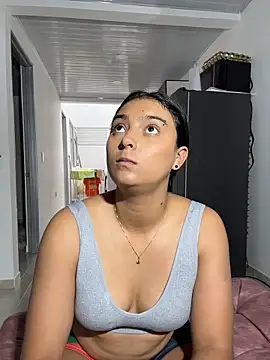 nicolexxaleja online show from February 11, 2026, 10:04 pm