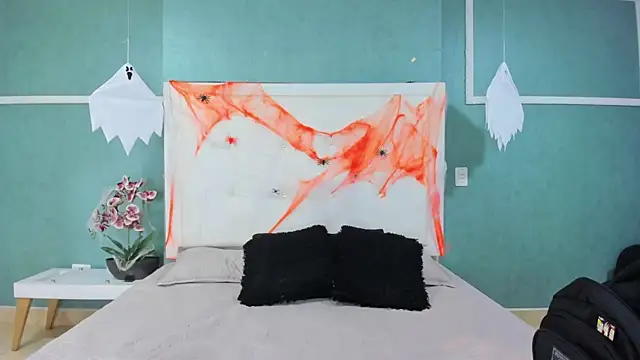 Snapshot of ania_gomez chatting on October 24, 2025, 1:07 pm ania gomez online show from October 24, 2025, 1:07 pm