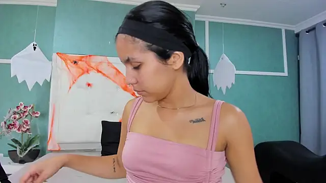 Snapshot of ania_gomez chatting on November 4, 2025, 1:54 pm ania gomez online show from November 4, 2025, 1:54 pm