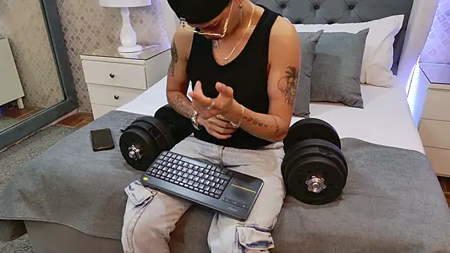 ZoeKrug online show from December 20, 2025, 7:21 pm