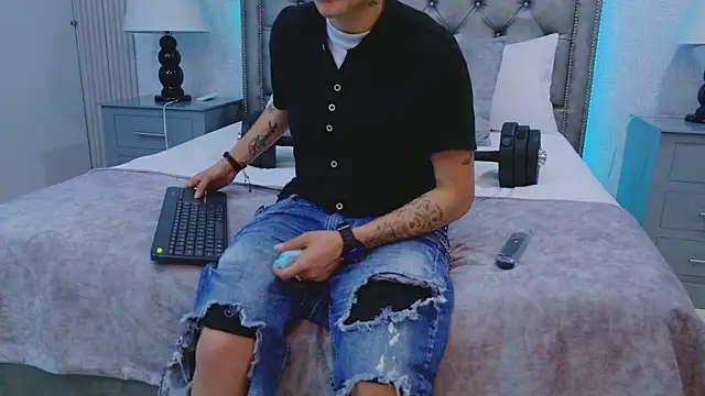 ZoeKrug online show from January 9, 2026, 7:26 pm