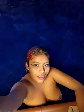 Snapshot of Yessica_Lopezz chatting on September 20, 2025, 12:33 am Yessica Lopezz online show from September 20, 2025, 12:33 am