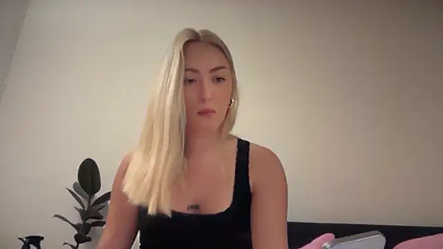 Snapshot of Kitty_Swetty chatting on January 6, 2026, 8:56 pm Kitty Swetty online show from January 6, 2026, 8:56 pm