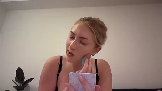 Snapshot of Kitty_Swetty chatting on February 14, 2026, 6:48 pm Kitty Swetty online show from February 14, 2026, 6:48 pm