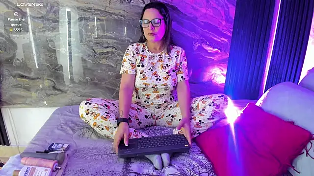 Agatha Pleasure online show from January 7, 2026, 11:45 am