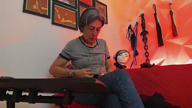 Snapshot of MistressNyx_cg chatting on October 25, 2025, 3:29 pm MistressNyx cg online show from October 25, 2025, 3:29 pm