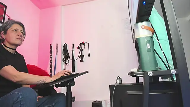 MistressNyx cg online show from December 13, 2025, 7:53 pm