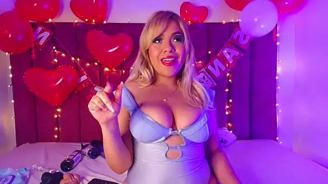 RominaaReyes online show from February 17, 2026, 1:46 am