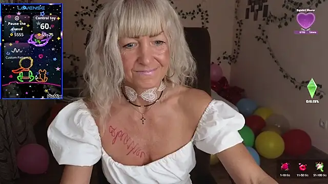 Snapshot of Laura_Gol chatting on October 12, 2025, 8:30 pm Laura Gol online show from October 12, 2025, 8:30 pm