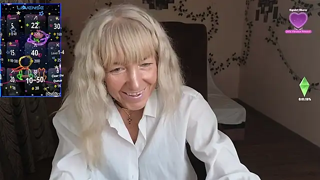 Snapshot of Laura_Gol chatting on October 19, 2025, 9:04 pm Laura Gol online show from October 19, 2025, 9:04 pm