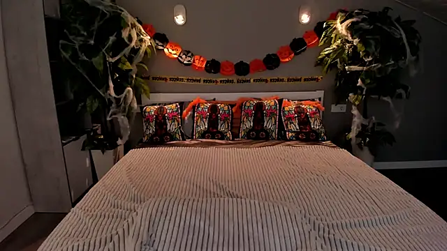 Snapshot of IvyLaurent chatting on October 25, 2025, 5:37 am IvyLaurent online show from October 25, 2025, 5:37 am