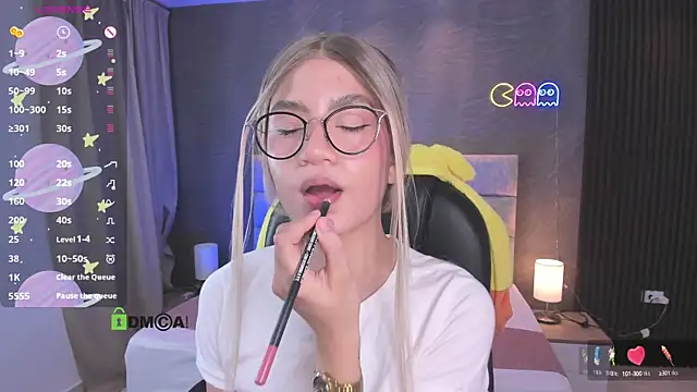 Snapshot of Arinextdoor chatting on September 12, 2025, 9:26 pm Arinextdoor online show from September 12, 2025, 9:26 pm