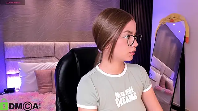 Snapshot of Arinextdoor chatting on February 26, 2026, 4:11 am Arinextdoor online show from February 26, 2026, 4:11 am