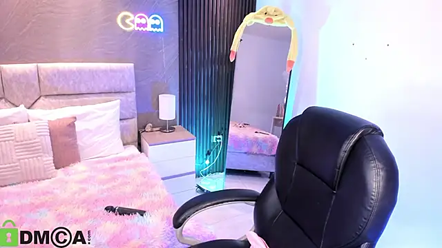 Arinextdoor online show from March 29, 2026, 8:42 pm