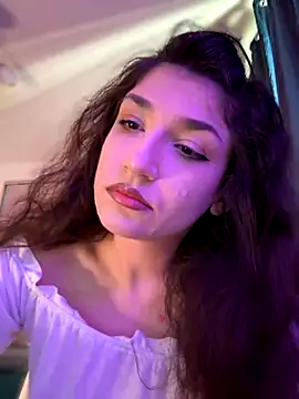 Snapshot of ScarletBloom_ chatting on October 19, 2025, 11:55 am ScarletBloom online show from October 19, 2025, 11:55 am