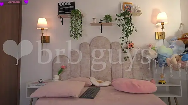 violeth     online show from March 27, 2026, 1:00 pm