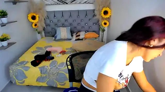 wild couple sex 69 online show from May 19, 2026, 1:39 pm