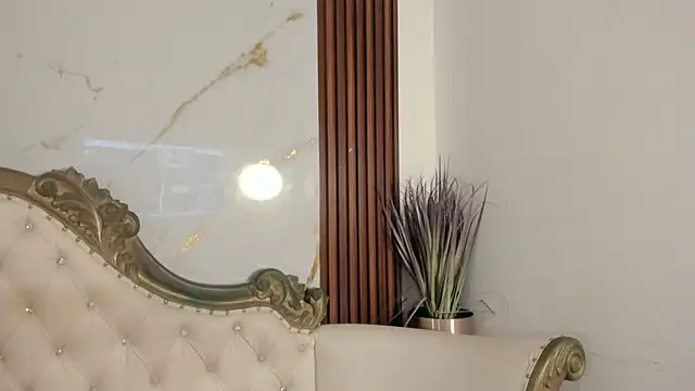 CoralieBronson online show from September 18, 2025, 8:00 pm