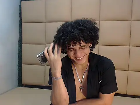 Xfire boy69 online show from September 26, 2025, 2:32 pm