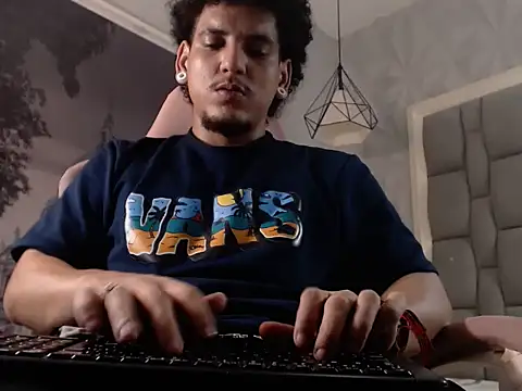 Xfire boy69 online show from February 5, 2026, 2:49 am