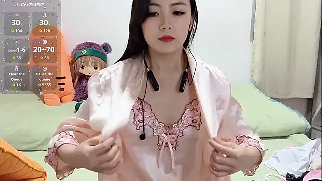 Yingbao-Baby online show from November 20, 2025, 6:46 am