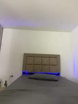 EmilyNoir1 online show from December 17, 2025, 12:27 am