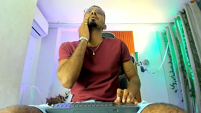 Darwin mayo online show from November 15, 2025, 5:31 pm