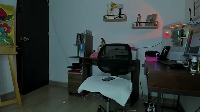 Snapshot of lady_sophie chatting on October 14, 2025, 4:08 pm lady sophie online show from October 14, 2025, 4:08 pm