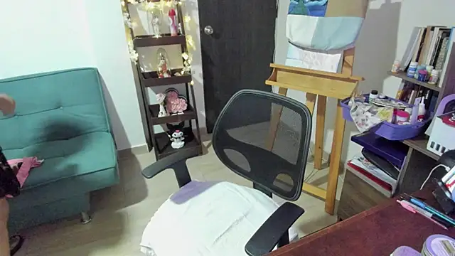 Snapshot of lady_sophie chatting on October 31, 2025, 2:51 pm lady sophie online show from October 31, 2025, 2:51 pm