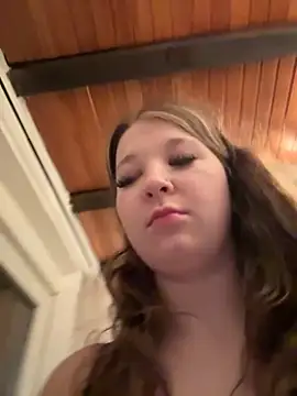 SweetTeenGirl online show from November 6, 2025, 6:03 am