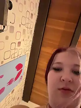 SweetTeenGirl online show from February 12, 2026, 6:47 pm