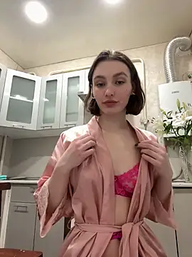 ZariaFlame online show from February 13, 2026, 9:00 pm