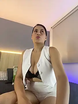 Atenea Clerk online show from April 6, 2026, 11:33 am