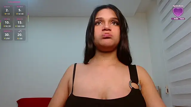 Snapshot of Roxxi_2110 chatting on September 14, 2025, 1:05 am Roxxi 2110 online show from September 14, 2025, 1:05 am