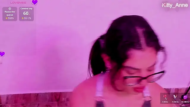 Snapshot of Kitty_Anne chatting on October 14, 2025, 12:55 am Kitty Anne online show from October 14, 2025, 12:55 am