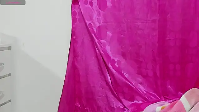 Snapshot of Kitty_Anne chatting on October 19, 2025, 12:22 am Kitty Anne online show from October 19, 2025, 12:22 am