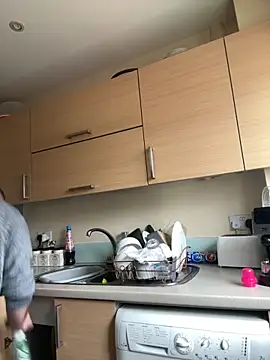 Snapshot of different-strokes chatting on October 8, 2025, 12:58 pm different-strokes online show from October 8, 2025, 12:58 pm