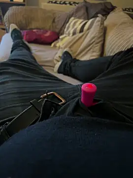 Snapshot of different-strokes chatting on October 31, 2025, 3:35 pm different-strokes online show from October 31, 2025, 3:35 pm