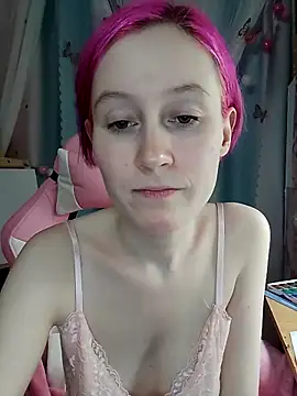 Snapshot of Fuzzy_Unicorn chatting on November 3, 2025, 7:15 pm Fuzzy Unicorn online show from November 3, 2025, 7:15 pm