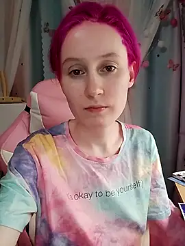 Snapshot of Fuzzy_Unicorn chatting on November 4, 2025, 7:24 pm Fuzzy Unicorn online show from November 4, 2025, 7:24 pm