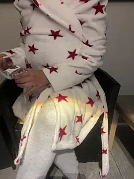 Snapshot of eli5566 chatting on October 5, 2025, 12:09 am eli5566 online show from October 5, 2025, 12:09 am