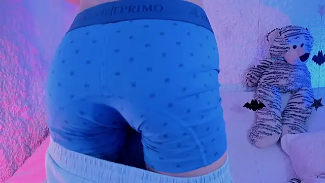 thiago kinghot online show from October 4, 2025, 5:27 am