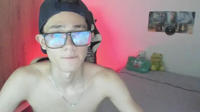 thiago kinghot online show from October 6, 2025, 10:40 pm