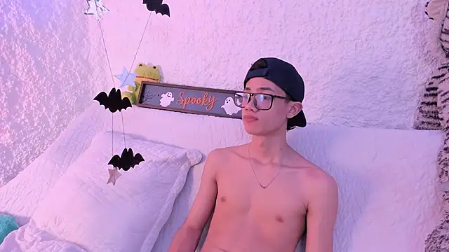 thiago kinghot online show from October 8, 2025, 12:47 pm