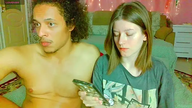 Marinaxmonroe online show from June 10, 2026, 9:25 pm