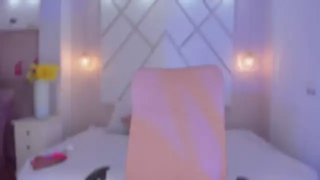 isabellashine online show from November 26, 2025, 3:13 pm