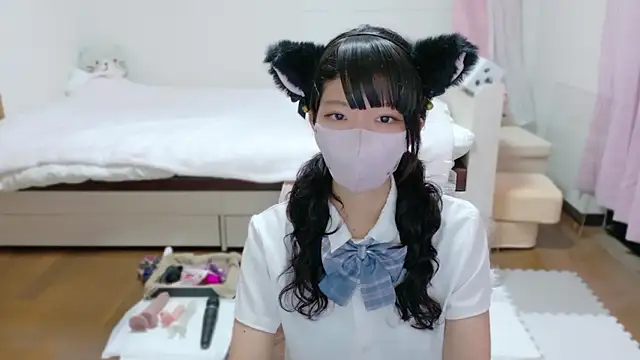 Snapshot of clara_6x9 chatting on October 4, 2025, 3:21 pm clara 6x9 online show from October 4, 2025, 3:21 pm