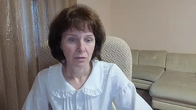 Snapshot of Lia_Tito chatting on October 6, 2025, 2:14 pm Lia Tito online show from October 6, 2025, 2:14 pm