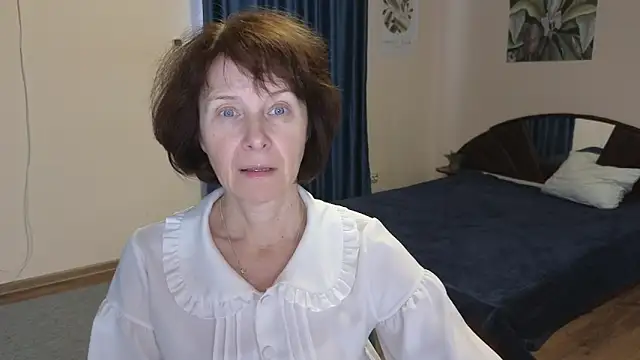 Snapshot of Lia_Tito chatting on November 8, 2025, 6:02 am Lia Tito online show from November 8, 2025, 6:02 am